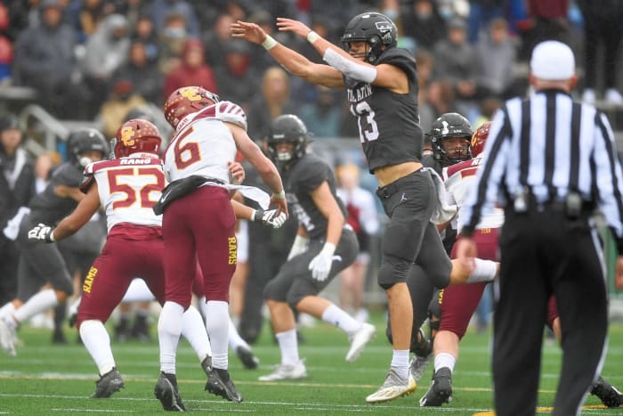 Tualatin.Central-Catholic.6A-football-final.Leon-Neuschwander.61
